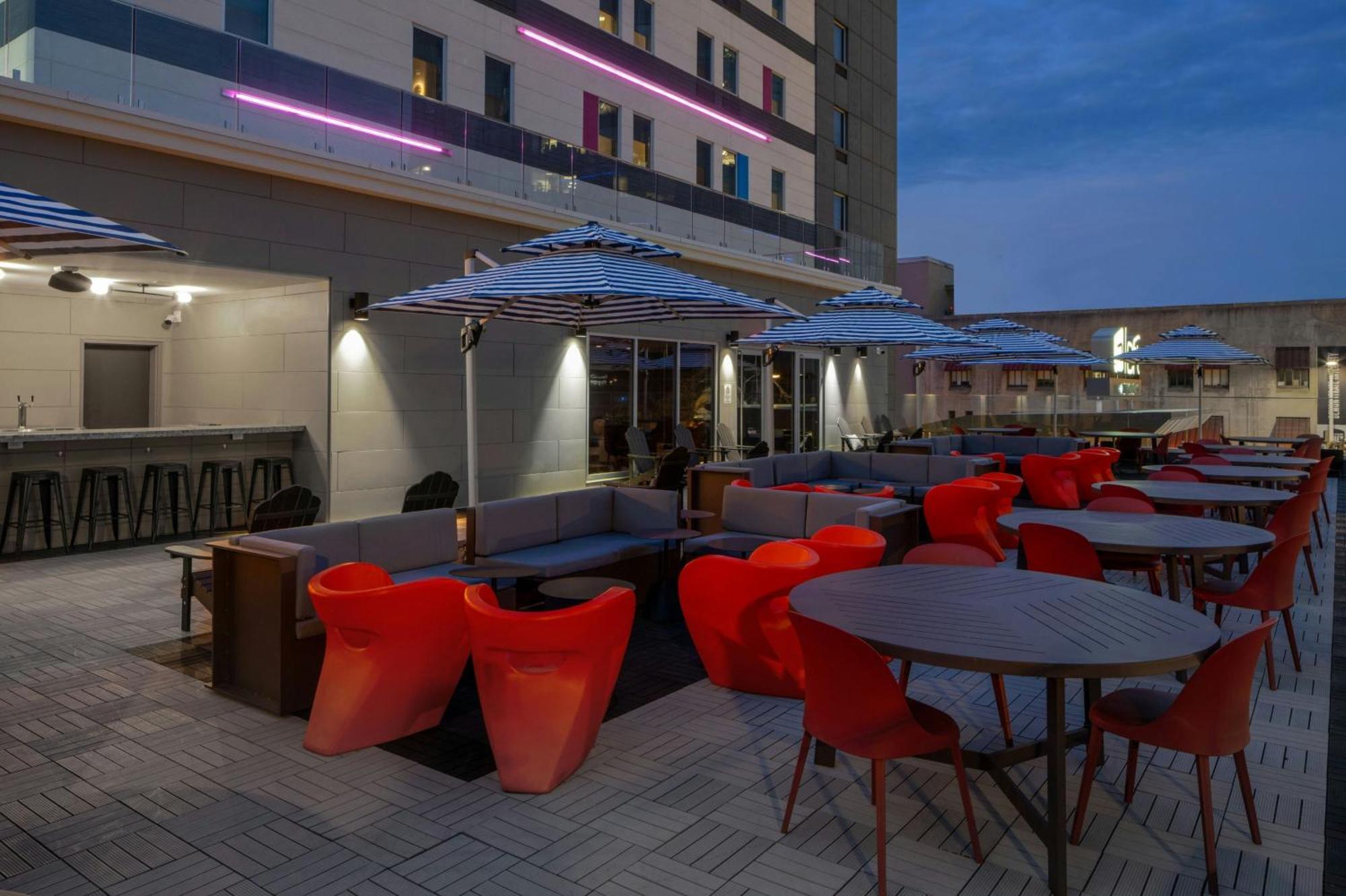Aloft Memphis Downtown Hotel Exterior photo
