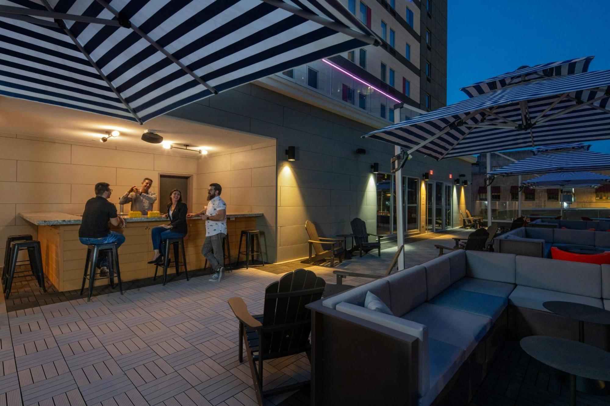 Aloft Memphis Downtown Hotel Exterior photo